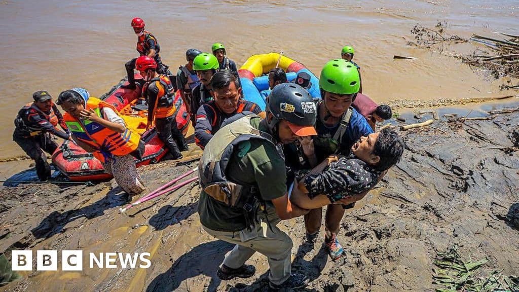 Indonesia searches for hundreds missing in deadly floods
